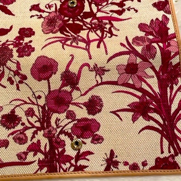 Gucci Flora Wallet - Picture 3 of 14